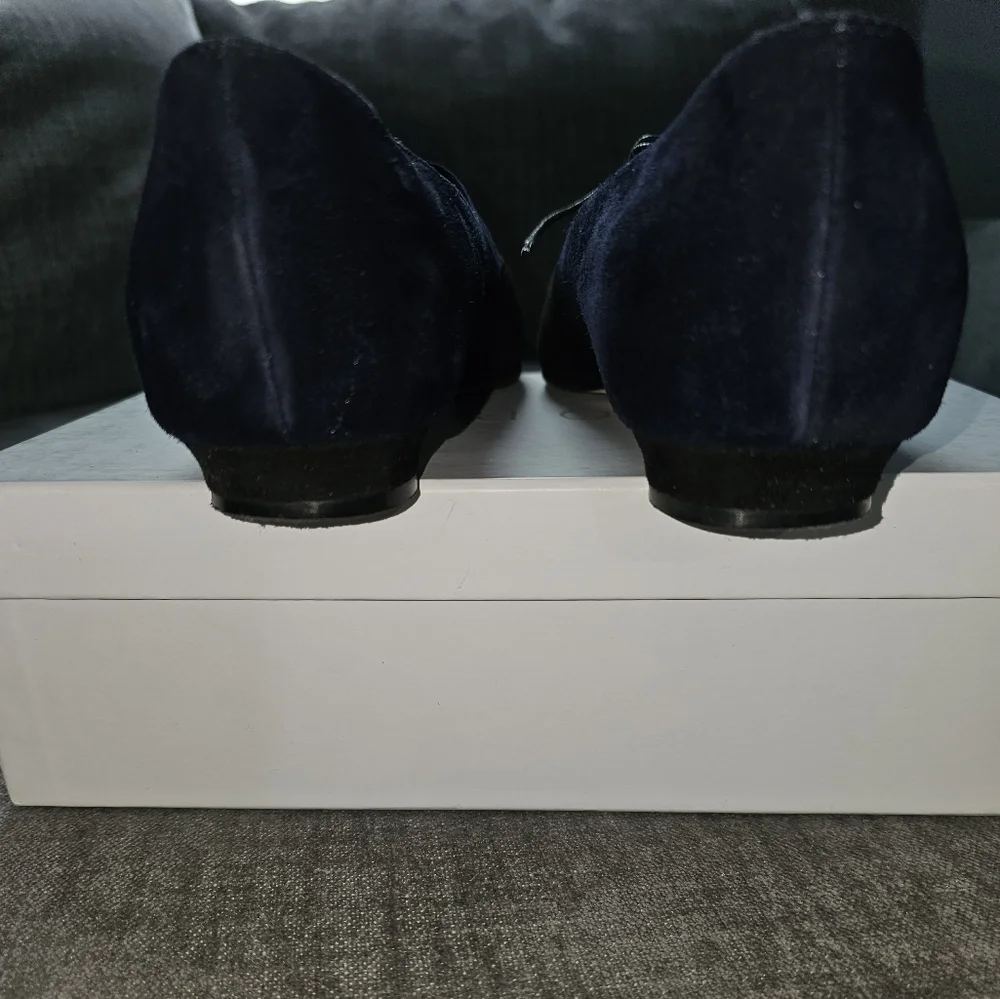 MANOLO BLAHNIK SUEDE - Picture 2 of 6